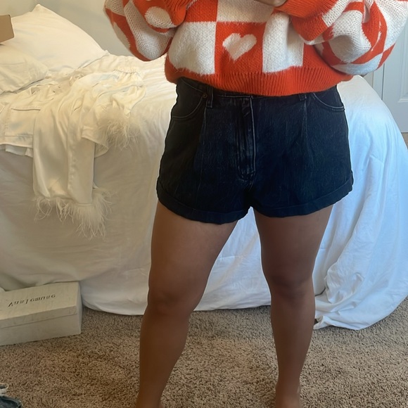 Annie high rise Abercrombie shorts - Picture 2 of 3